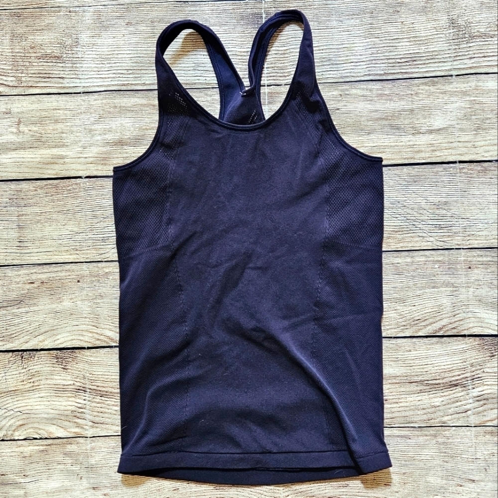 Lululemon midnight blue perforated "Reveal" racerback athletic tank top - Picture 6 of 11